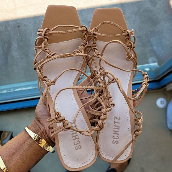 SCHUTZ    - Picture 8 of 16